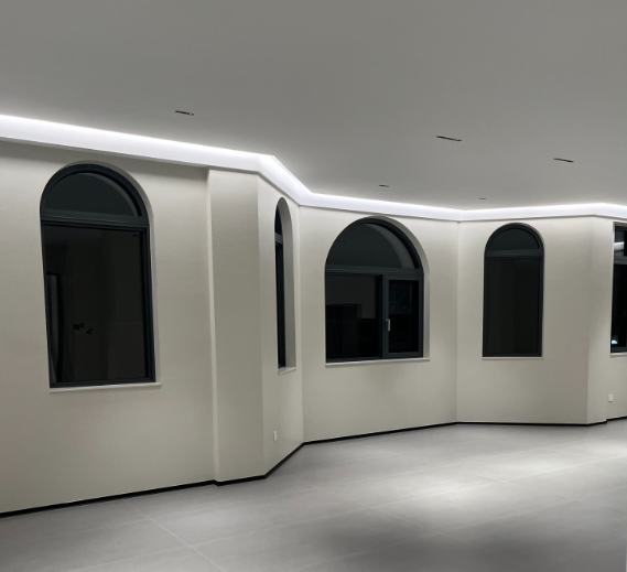 Vidrio de alta transparencia y bajo contenido de hierro, vista clara, balcón, ventana deslizante de aluminio con metal arqueado