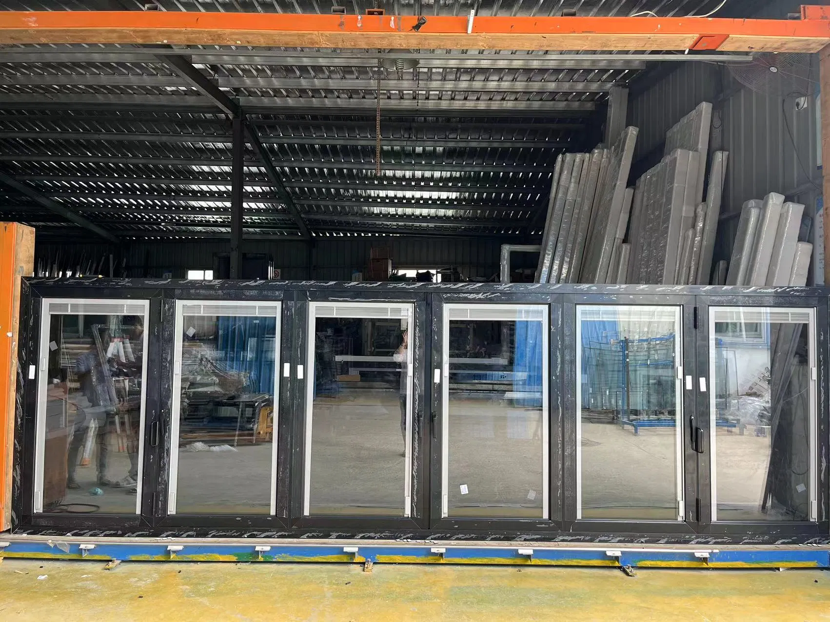 Parasol a Prueba de Viento Personalizado 6 Paneles de Ventanas Deslizantes de Aluminio para Balcón