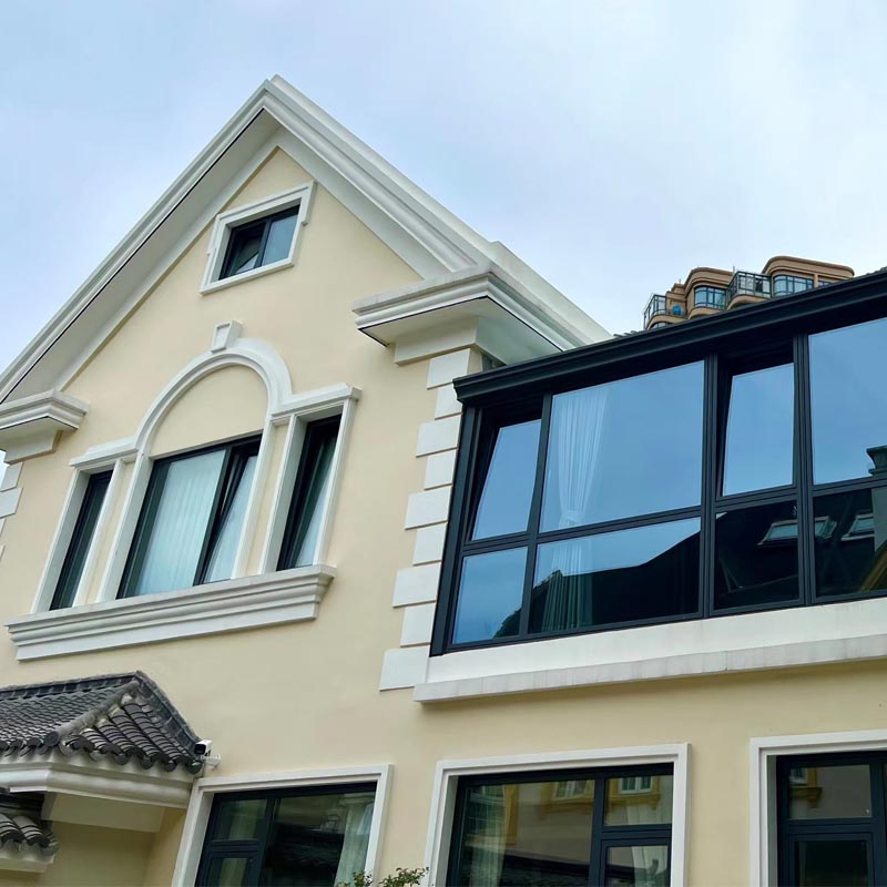 Ventanas y puertas modernas de perfil delgado de aleación de aluminio negro con alta resistencia al impacto
