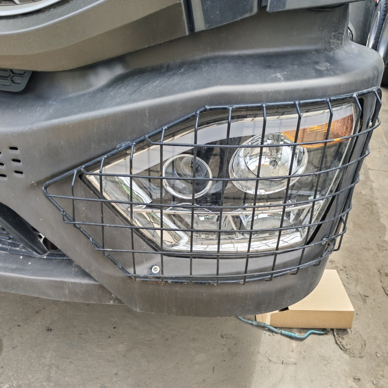 Luces de carrocería comerciales de alta calidad para faros delanteros de camiones pesados Shacman