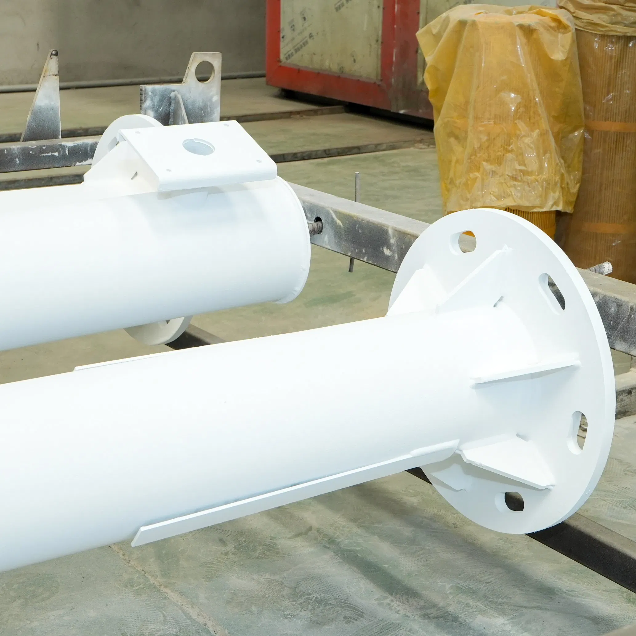 Factory Supply Round Shape Cantilever-Top High Mast Light Pole for Railway Stations