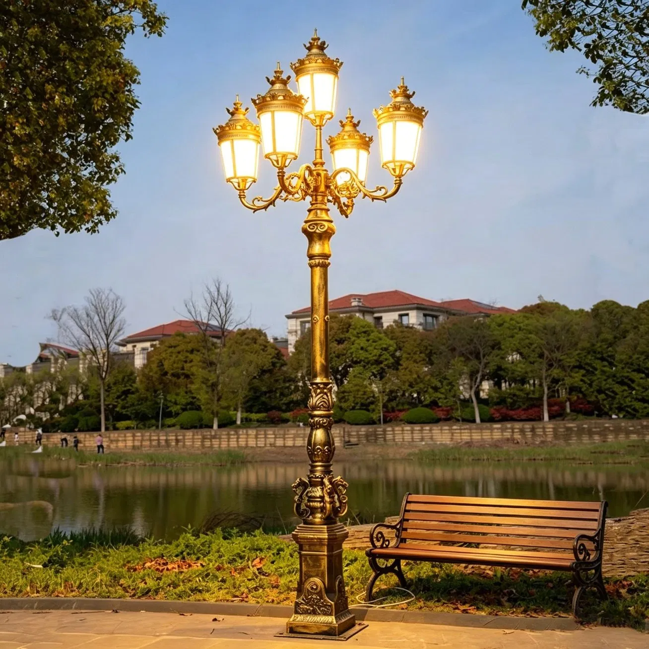 Lámpara de Jardín Exterior LED de Lujo Ornamental 5 con Acabado en Bronce Antiguo IP65 Impermeable para Villa de Alto Nivel Hotel
