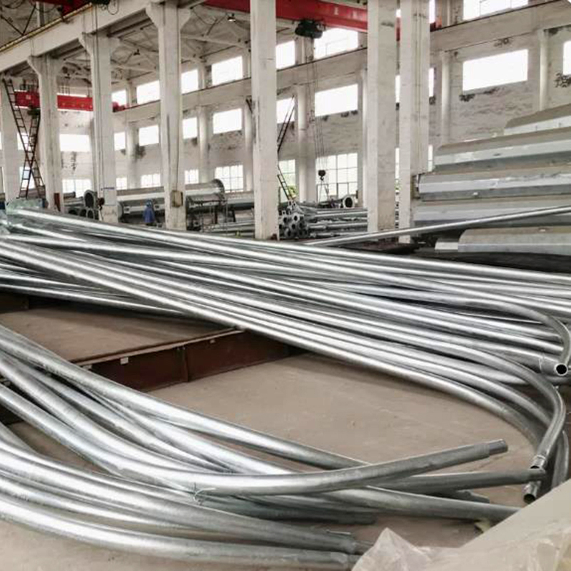 Q235 Poste de luz de tráfico de acero anodizado de pie