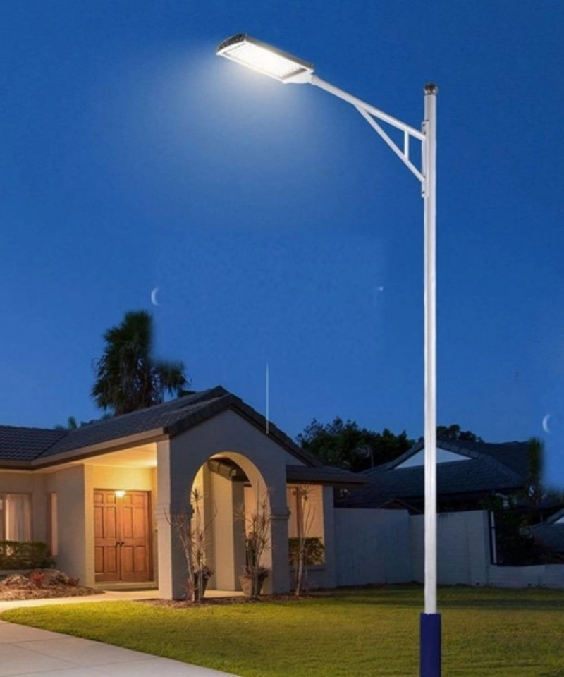 Polo de luz de acero inoxidable atractivo a buen precio para jardín, poste solar exterior