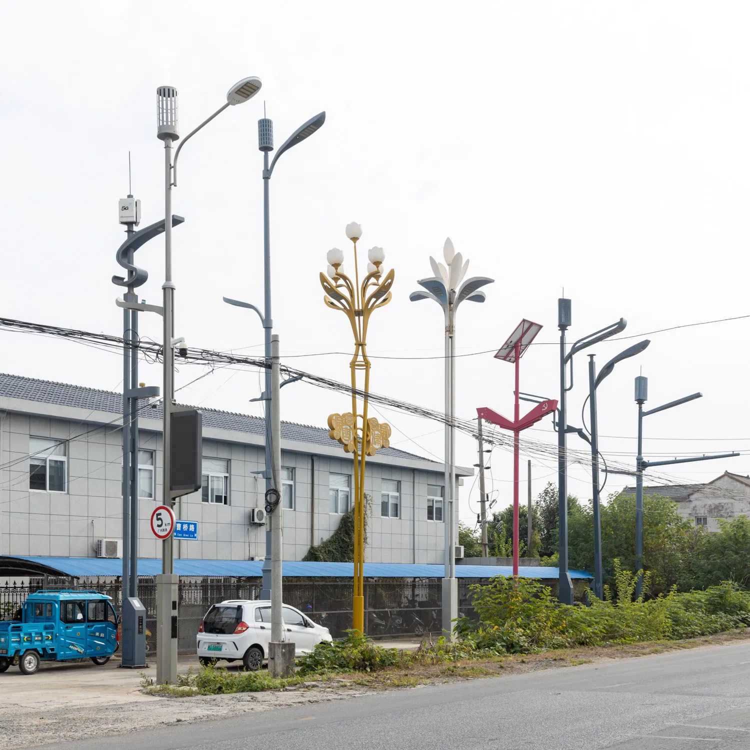 Q235 Poste de luz de tráfico de acero anodizado de pie