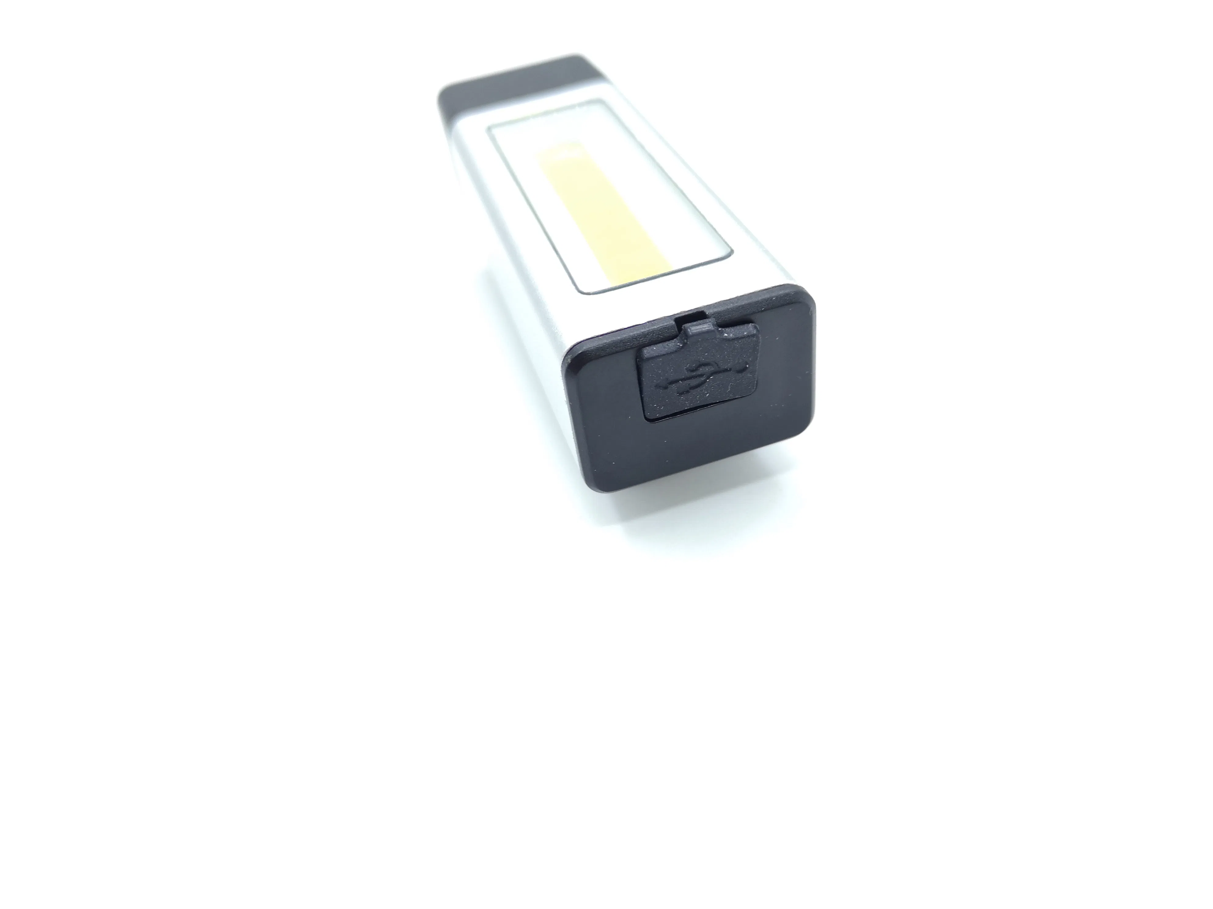 Luz de trabajo LED COB recargable con clip, faro LED para exteriores