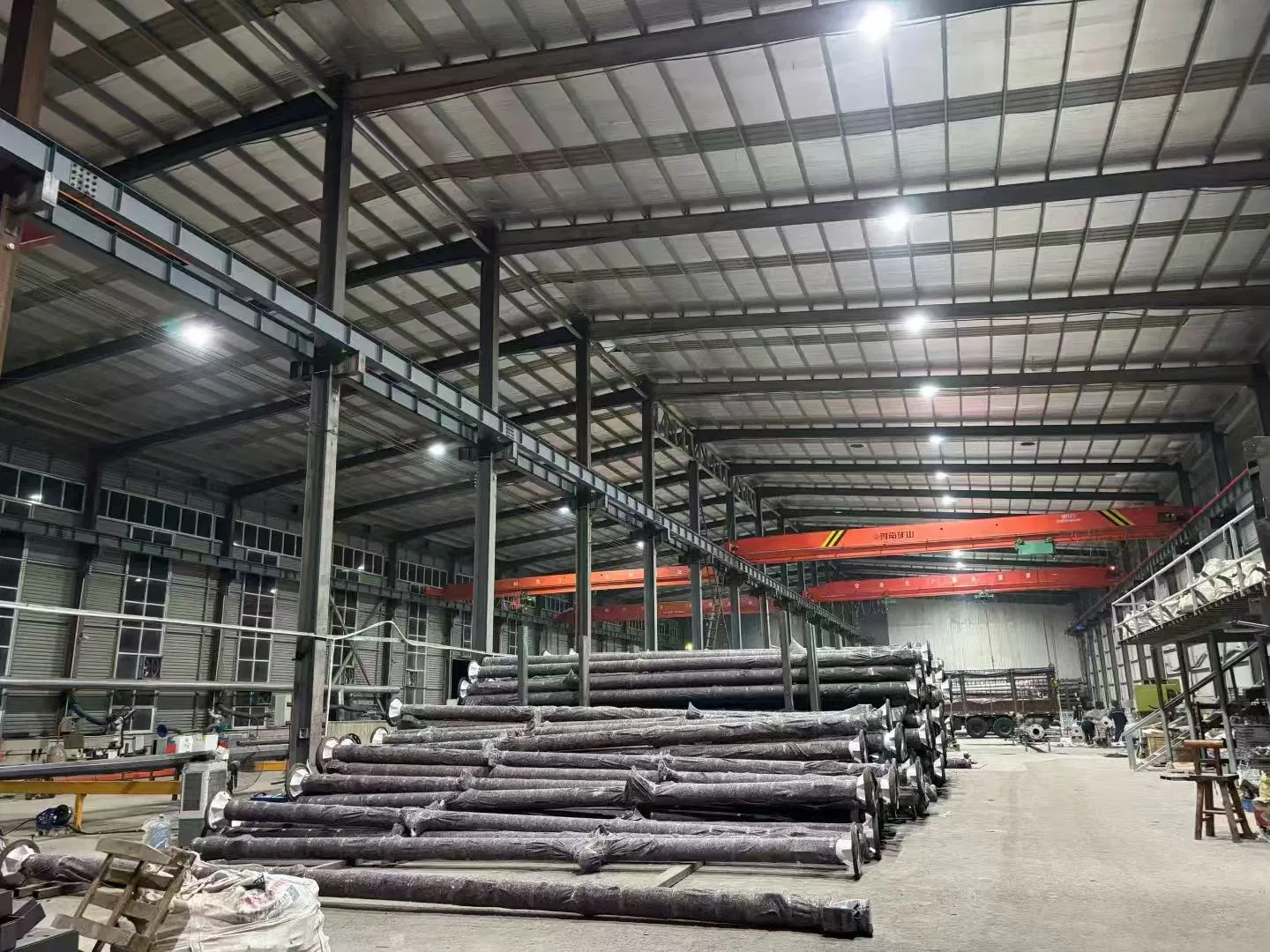 Commercial Grade Fixed Top Anticorrosive High Mast Light Pole for Sports Fields