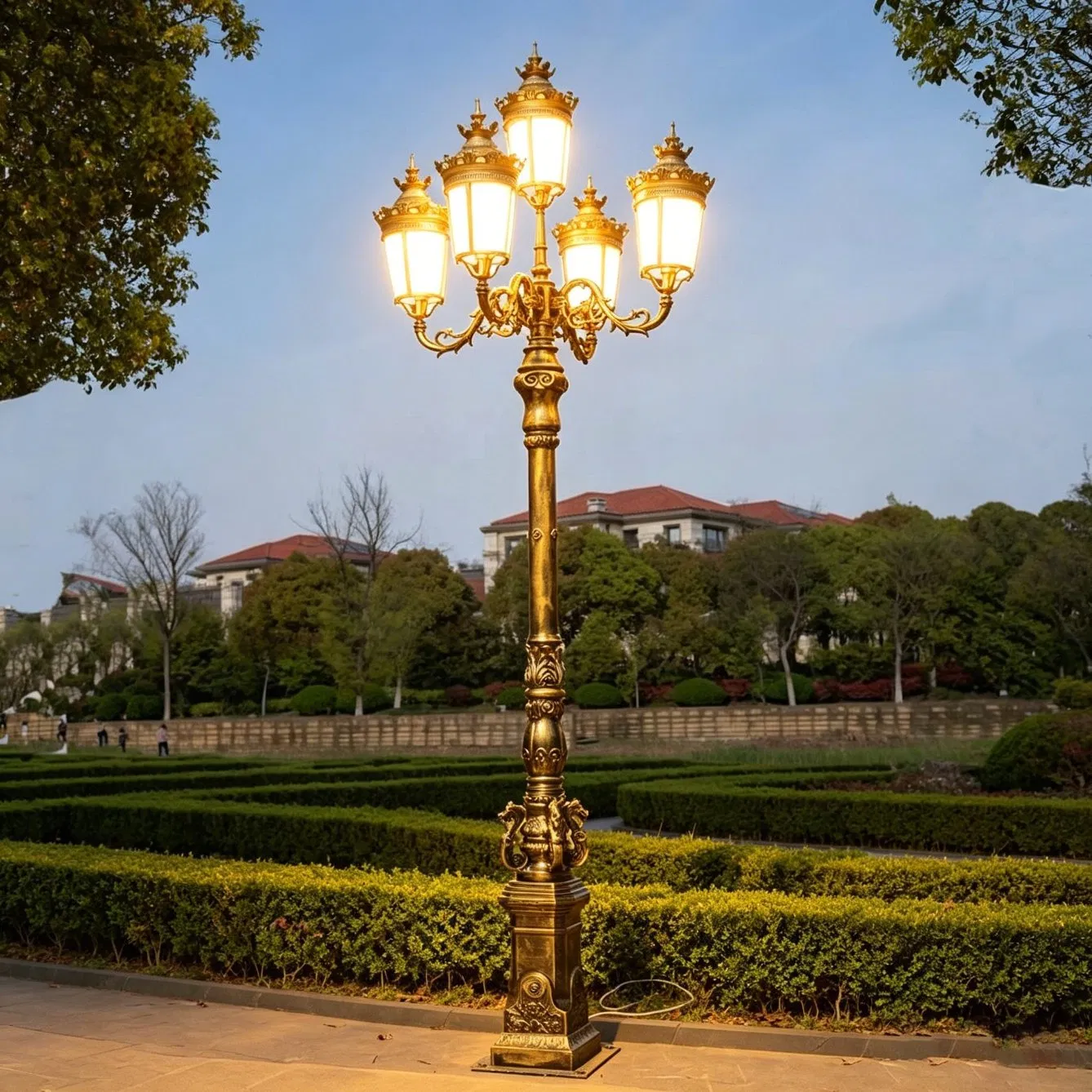 Lámpara de Jardín Exterior LED de Lujo Ornamental 5 con Acabado en Bronce Antiguo IP65 Impermeable para Villa de Alto Nivel Hotel