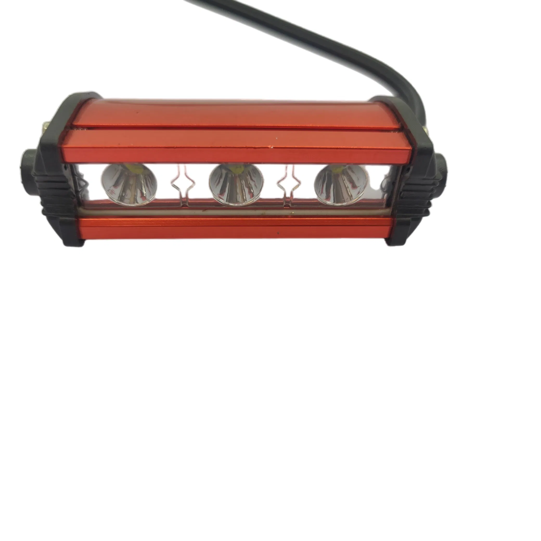 Faro LED de alta potencia a prueba de agua con exterior naranja e intensidad