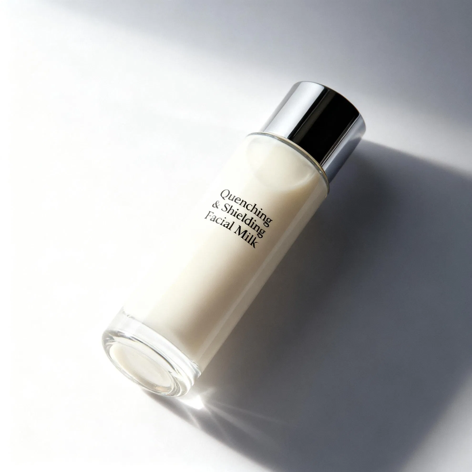 Loção Facial Hidratante Iluminadora com Ácido Elágico e Óleo de Laranja Doce para Revitalização da Pele Opaca