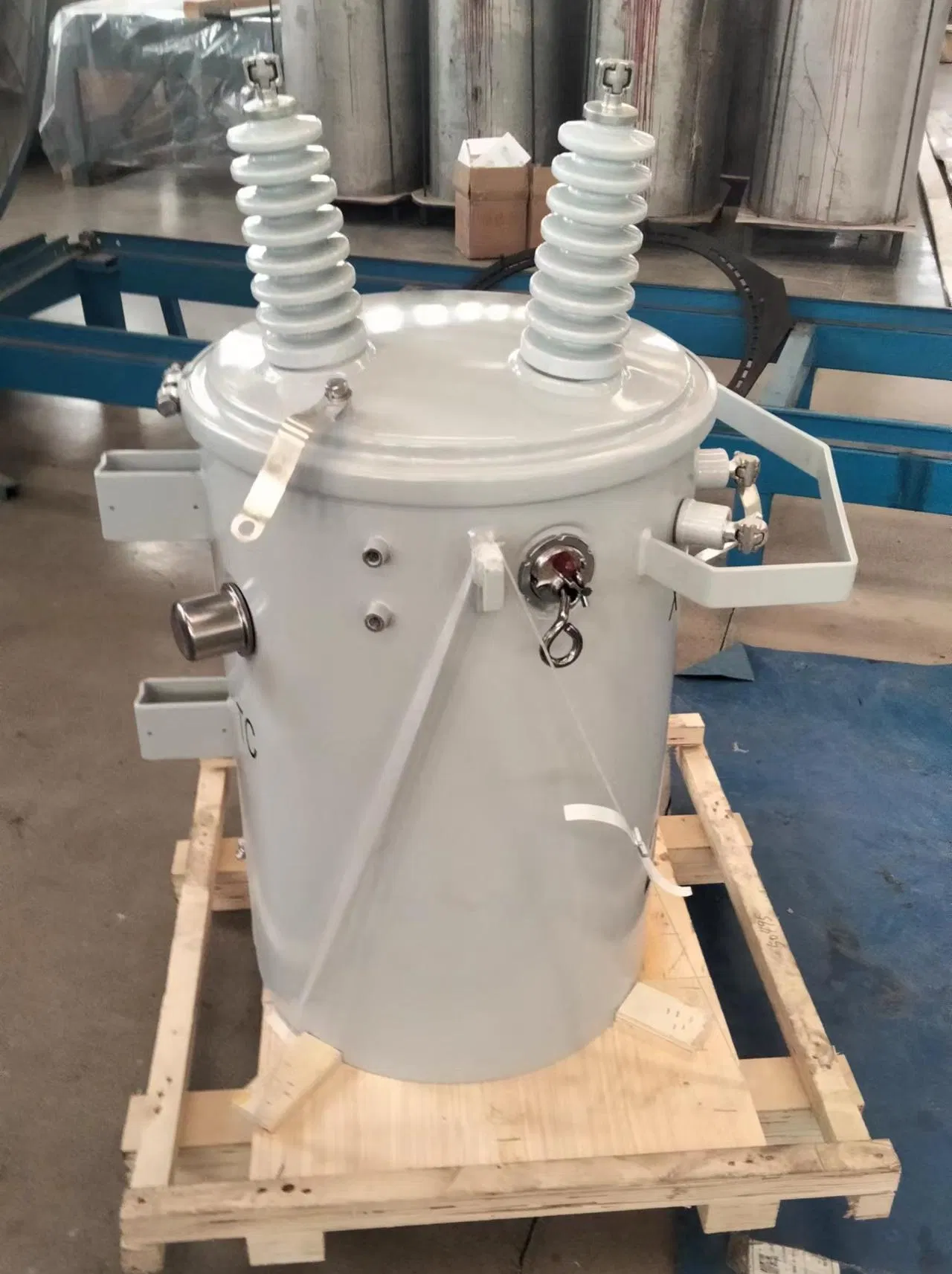 Single Phase 5kVA-160kVA 13.2kv/7620V-120/240V Oil-Immersed Distribution Pole Mounted Overhead Type Transformer