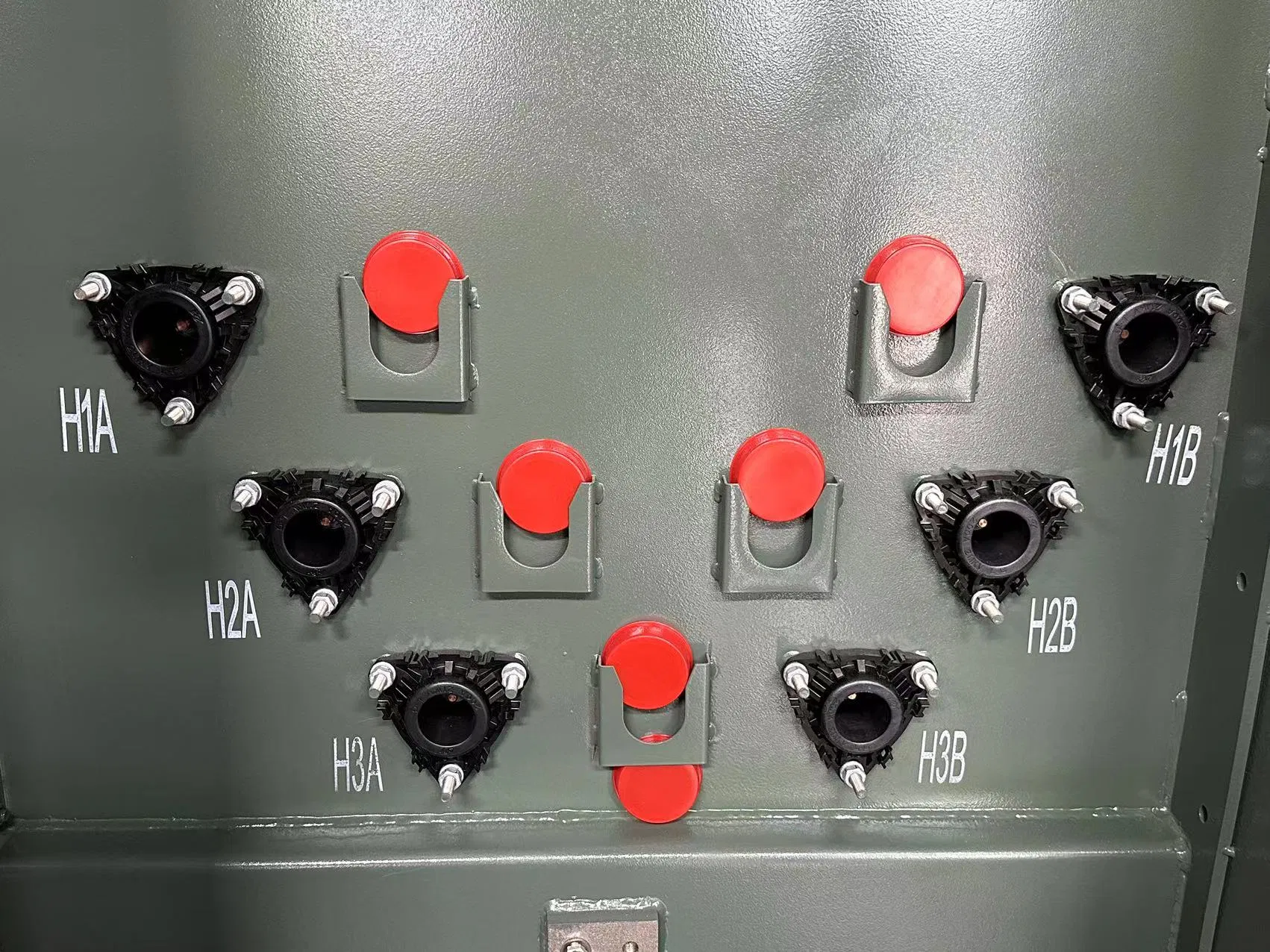 Reliable 1000 kVA Pad-Mounted Transformer for Heavy Duty Use