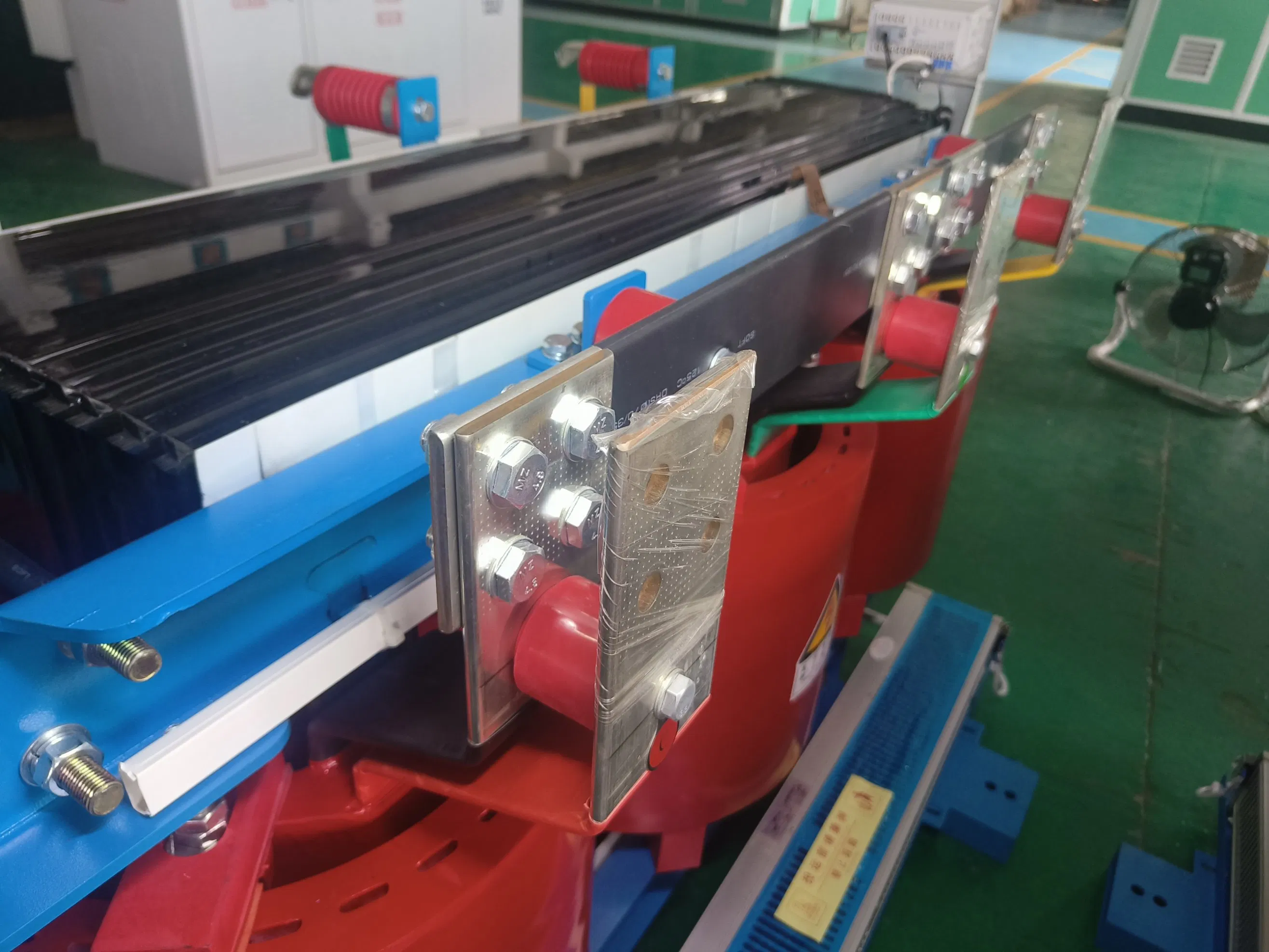 100kVA 150kVA 630kVA 1000kVA 2000kVA 3000kVA Step Down Hv 20kv 15kv 10kv to 0.4kv 3 Phase Electrical Resin-Cast Dry Type Power Transformer with IP20 Enclosure