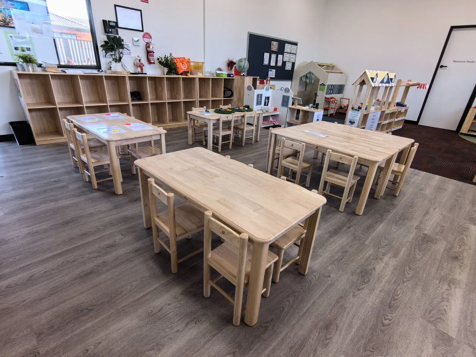 Safe and Eco-Friendly New Hot Sales Natural Theme Kids Classroom Furniture, Kindergarten Furniture Preschool Equipment Supply for Australia