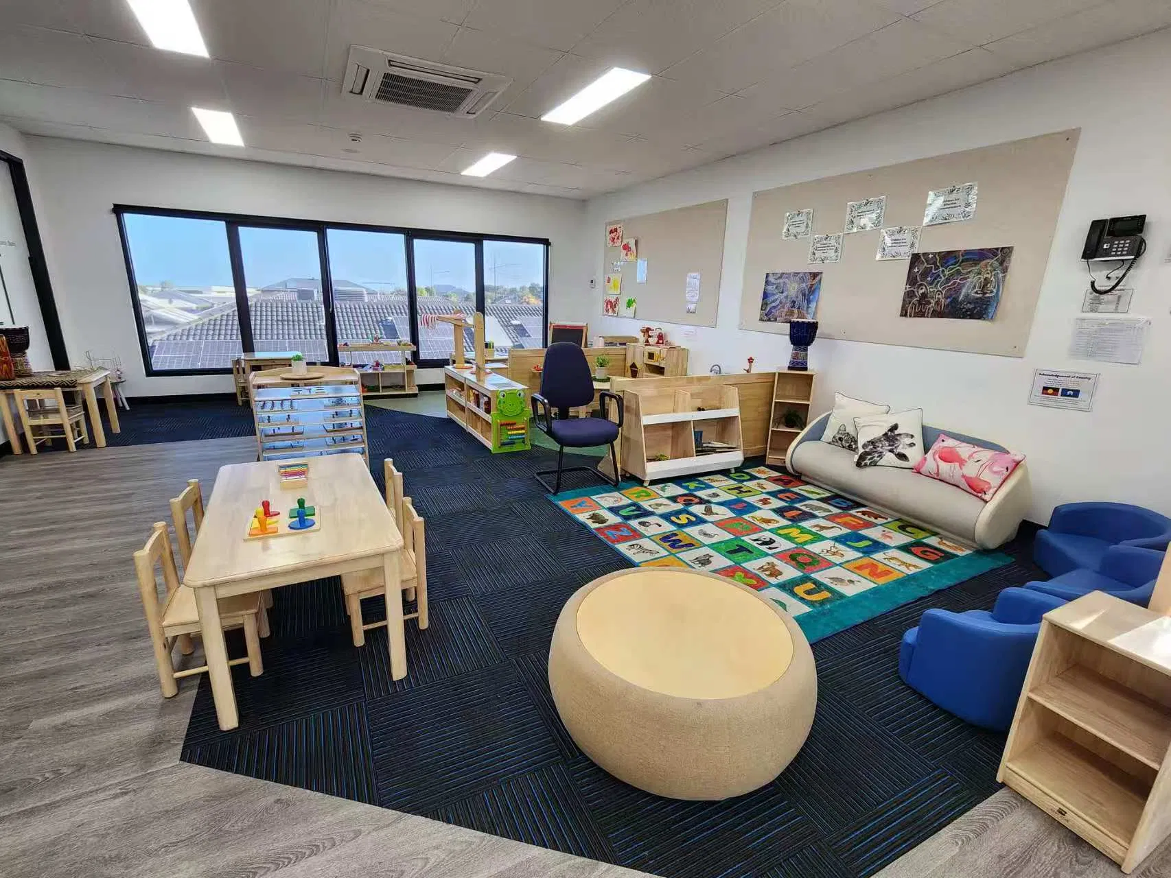 China Eco-Friendly Hot Sales Natural Wood Theme Kids Classroom Furniture, Furniture Preschool Equipment Supply for Australia