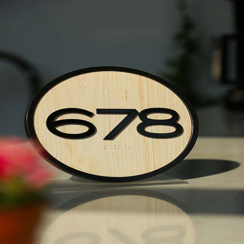 2024 New Design Ada Round Wooden Hotel Door Number Signages with Braille