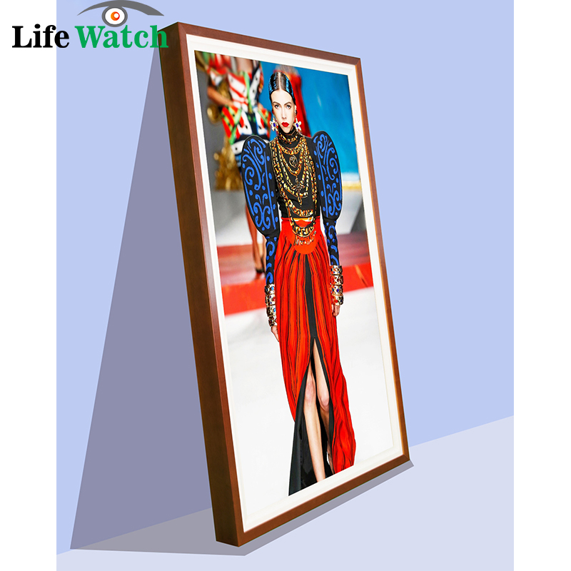 65 Inch Wooden Photo Frame Digital Signage Android System for Art Exhibition