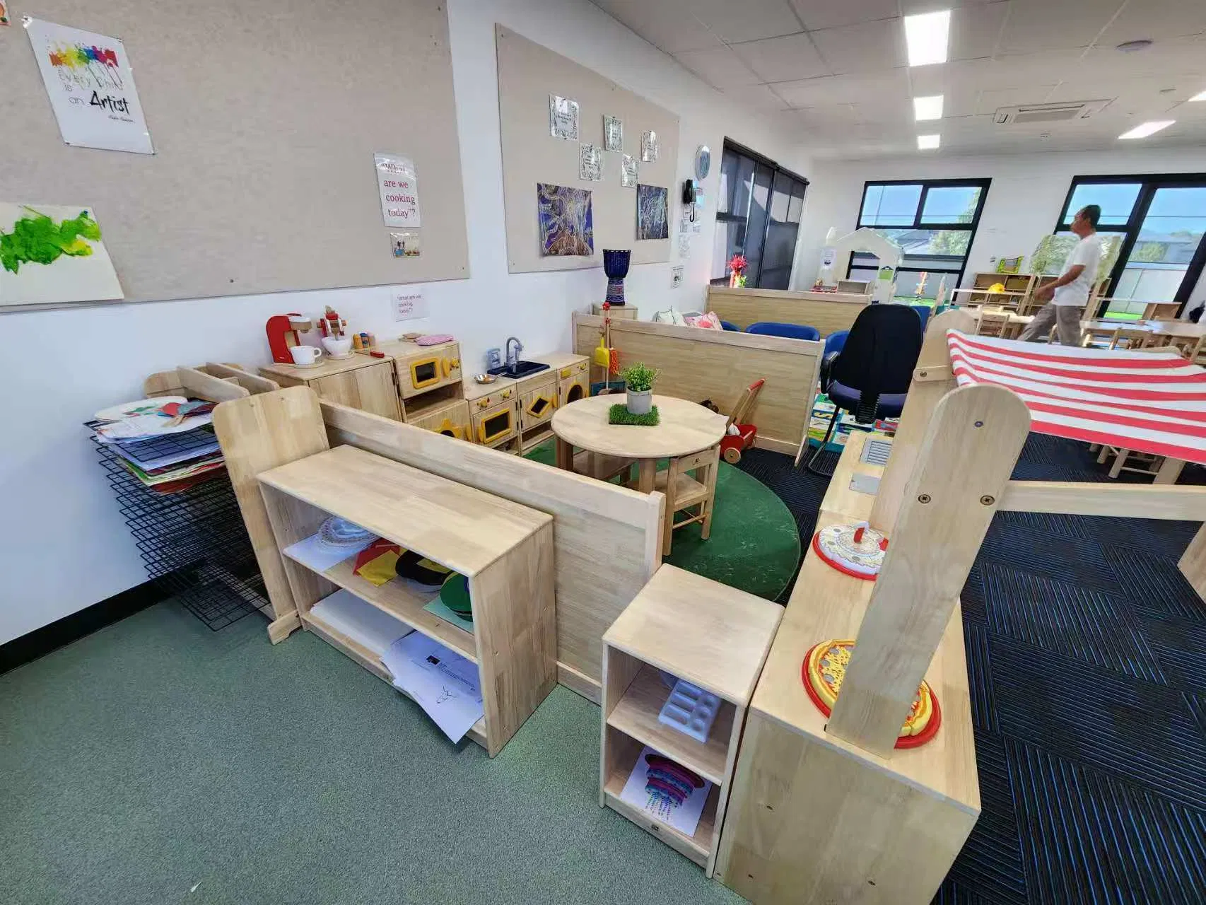 China Eco-Friendly Hot Sales Natural Wood Theme Kids Classroom Furniture, Furniture Preschool Equipment Supply for Australia