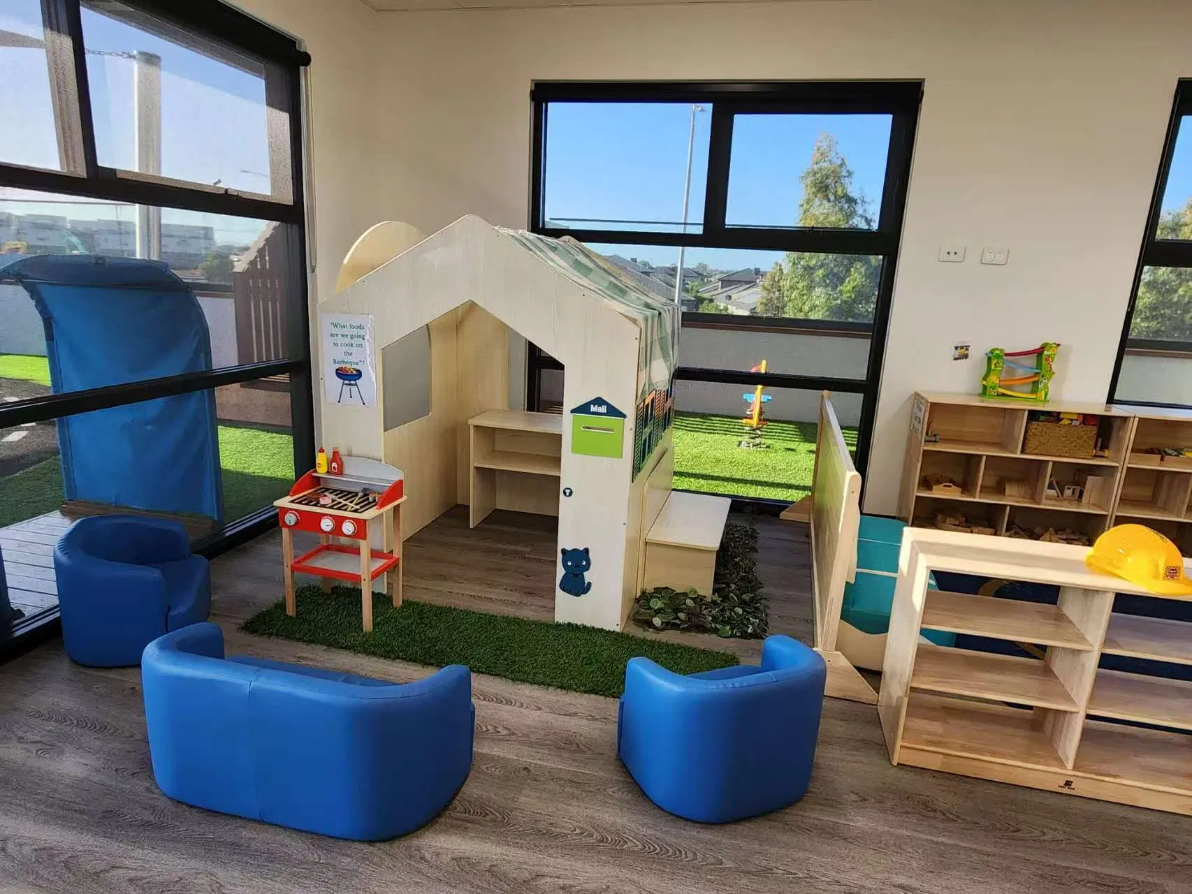 China Eco-Friendly Hot Sales Natural Wood Theme Kids Classroom Furniture, Furniture Preschool Equipment Supply for Australia