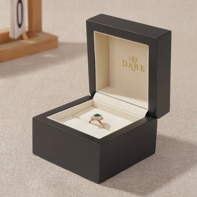 Zhihe Handcrafted Wooden Black Ring Box Luxury Jewelry Storage Case with Magnetic Closure Velvet Lining Engraved Detail Oak Wood Proposal Accessory