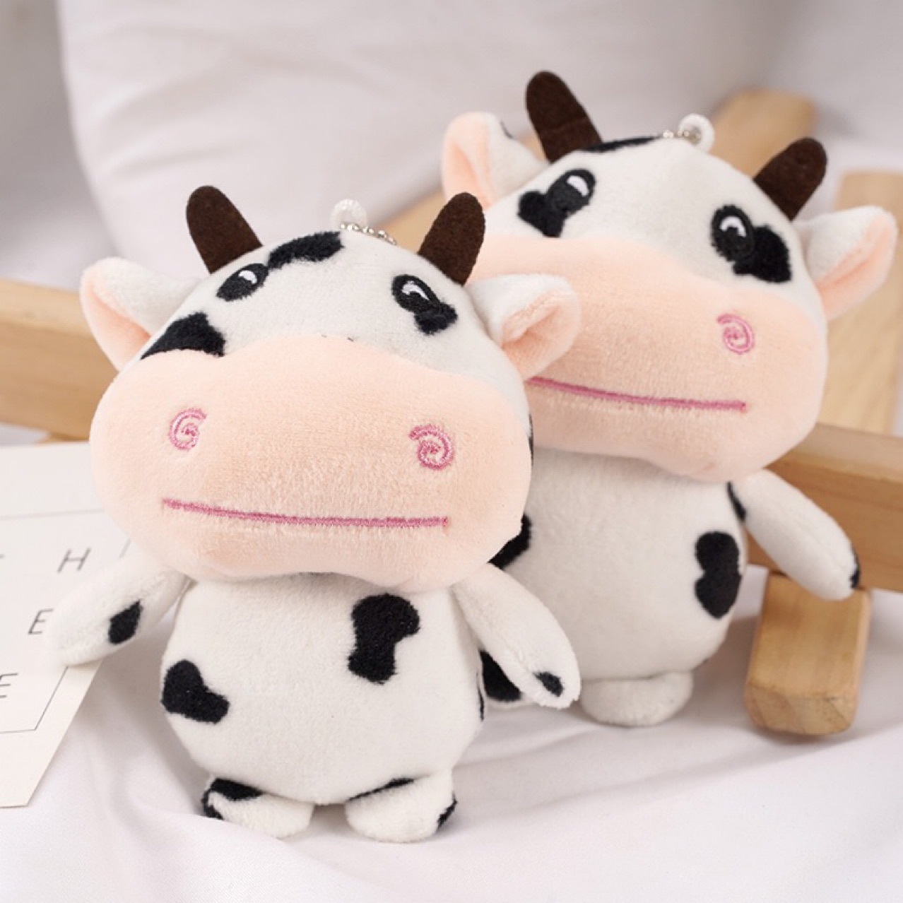 Stylish 10cm Stuffed Animal Keyring Plush Handbag Pendant Decoration Cartoon Plush Cow Keychain