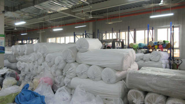 Giant plush toys and large stuffed animals wholesale