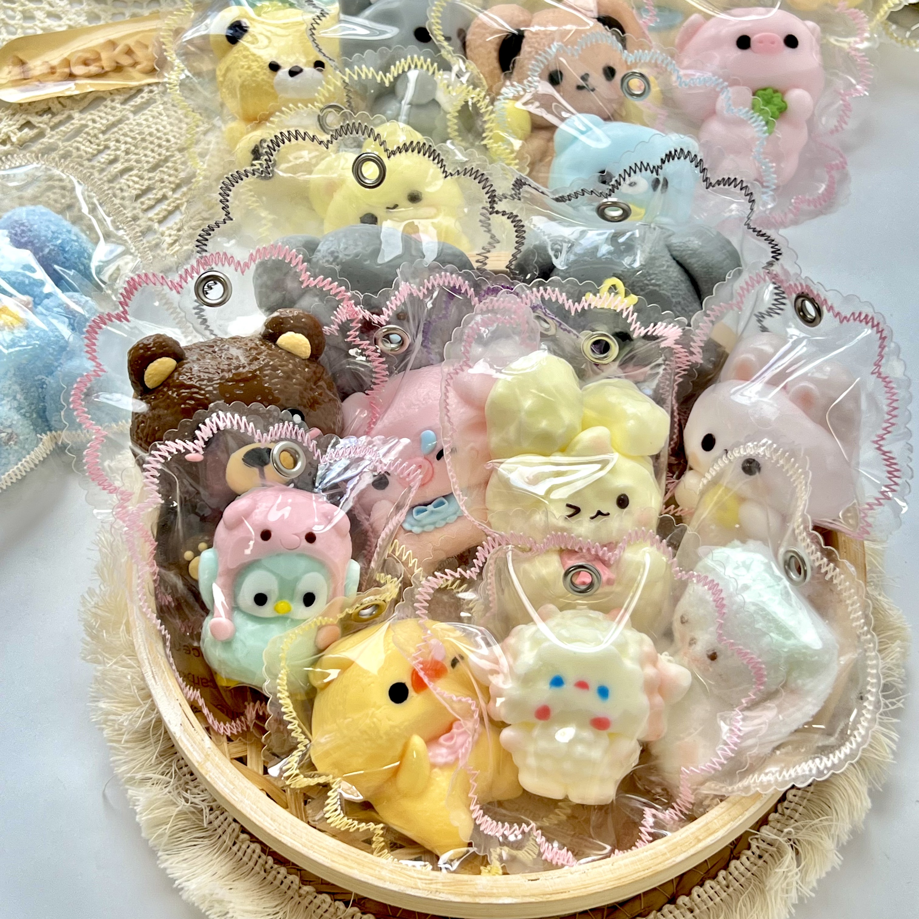 Luckykoo Mini Animal Squishy Squeeze Toy Custom Keychains Taba Squishy Stress Relief Toys for Children