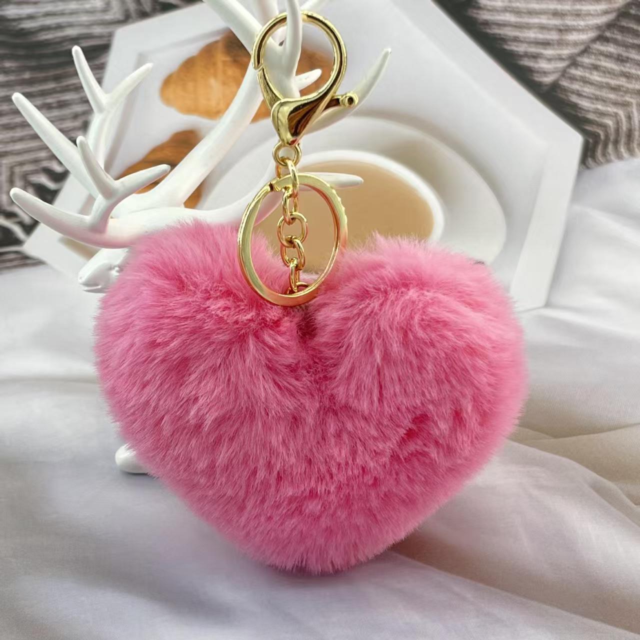 Factory Direct Sale Heart Keychain Red Plush Toy Bag Charm Felt Fluffy Pink Ring Shape Key Chain Plushy
