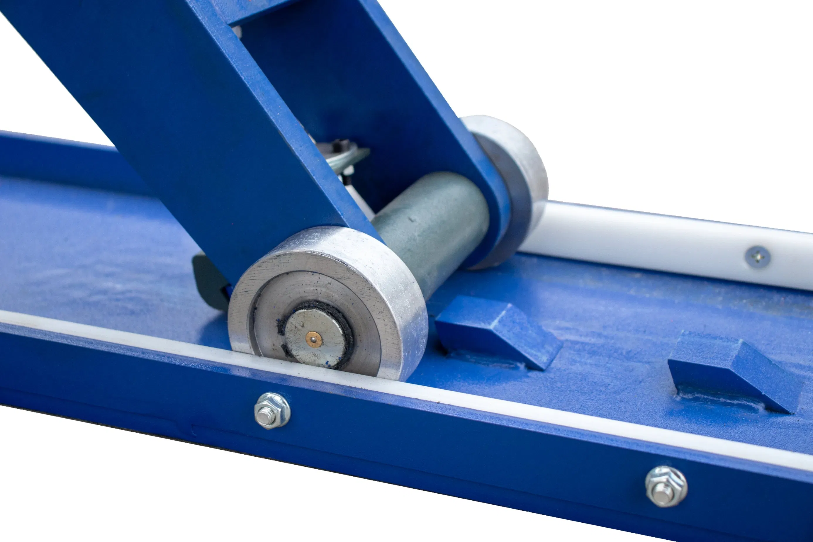 Versatile Scissor Lift System for Enhanced Vehicle Accessibility