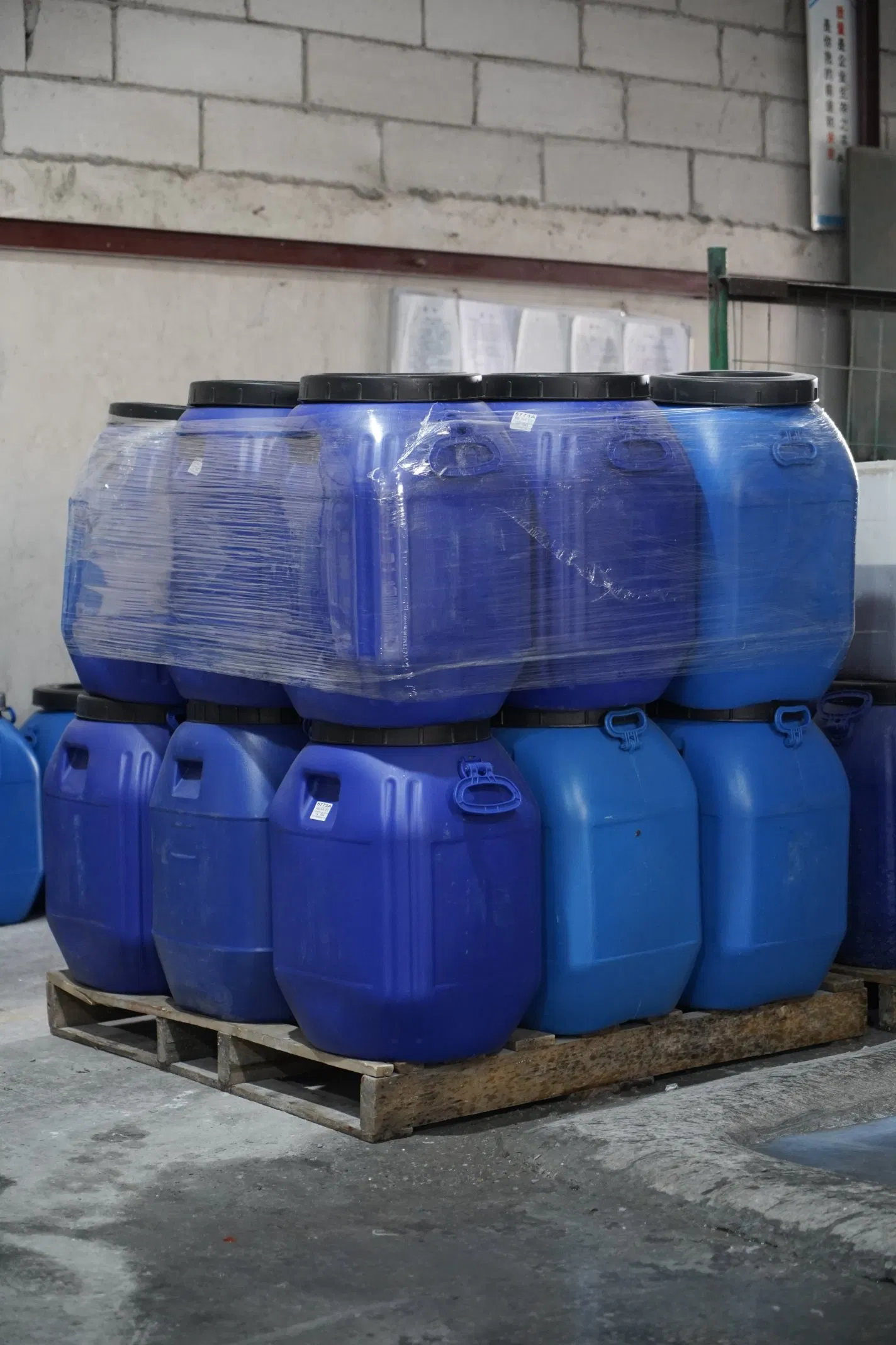 Ultimate Strong Bond Multi-Surface Acrylic Adhesive for All Projects