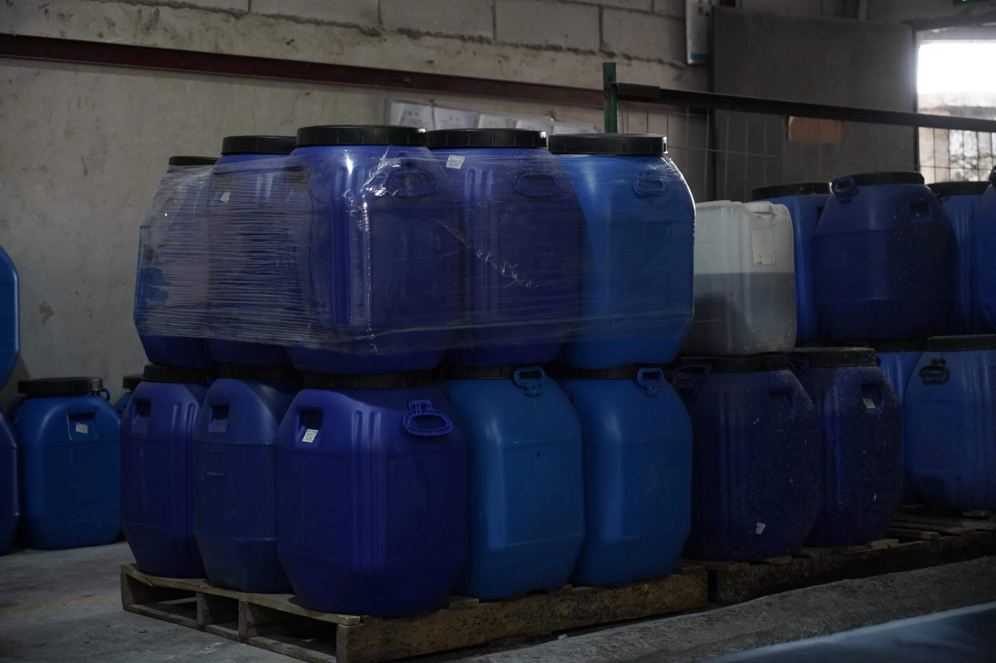 Ultimate Strong Bond Multi-Surface Acrylic Adhesive for All Projects