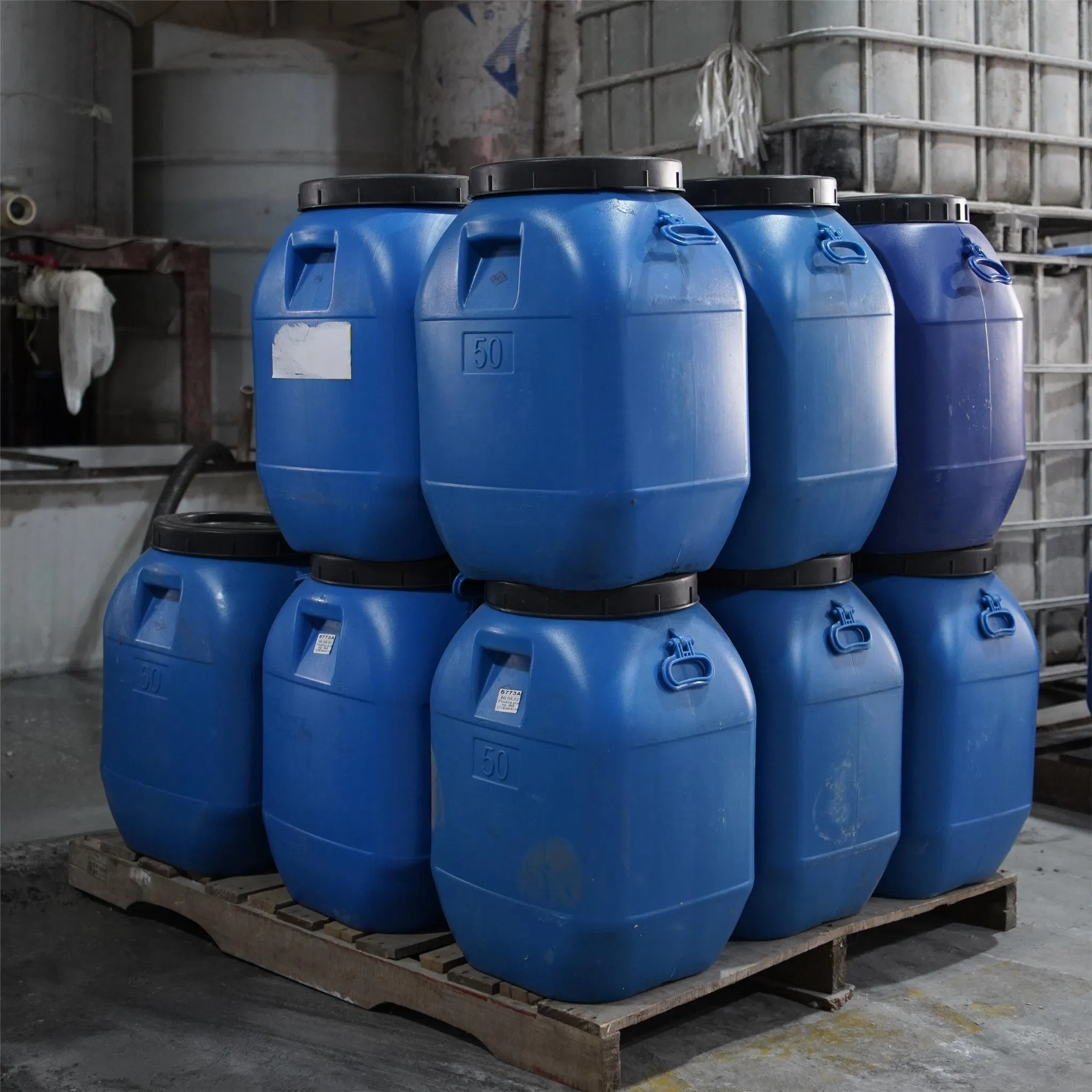 Fast-Drying Acrylic Adhesive for Strong Plastic and Metal Bonds