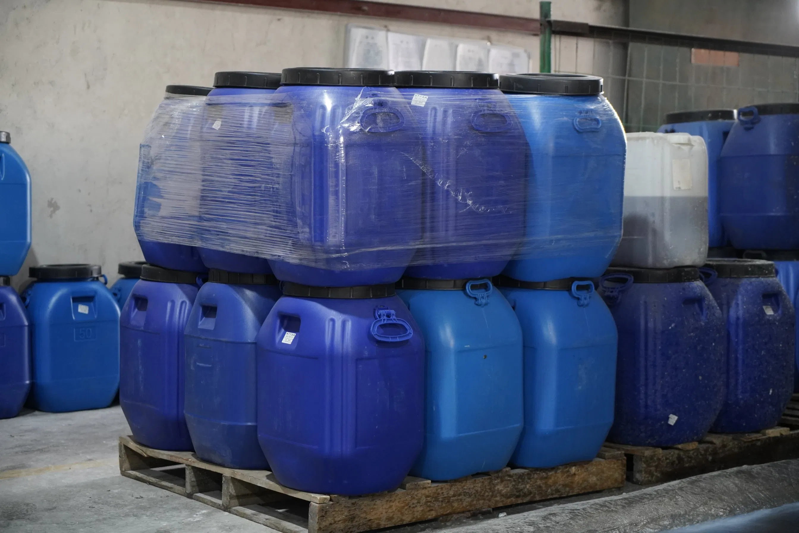 Ultimate Strong Bond Multi-Surface Acrylic Adhesive for All Projects