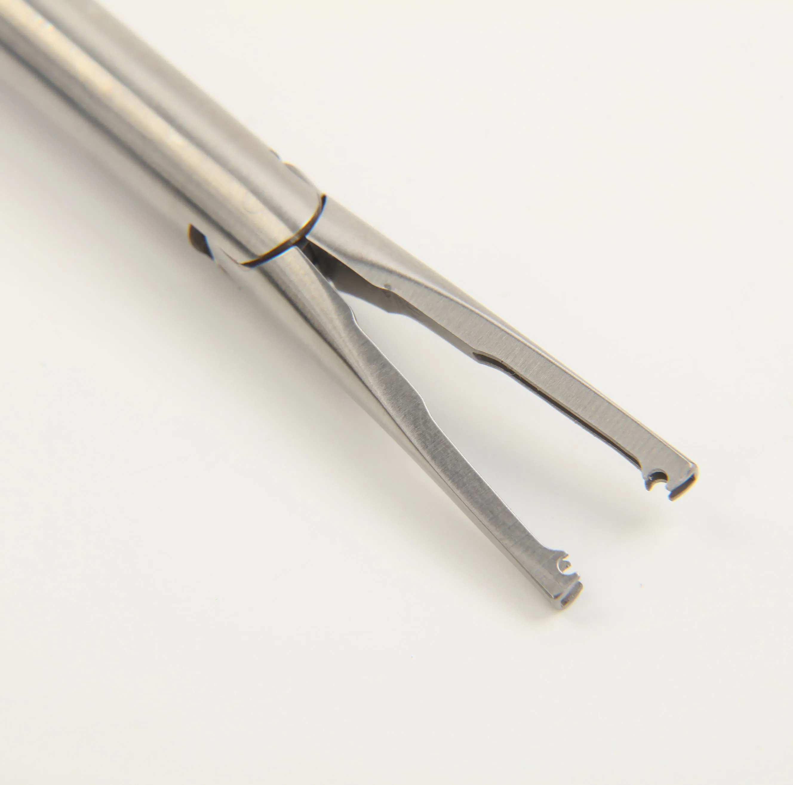 Laparoscopy Surgical Instruments Clip Applicator Scissors China Plastic Clip High Quality