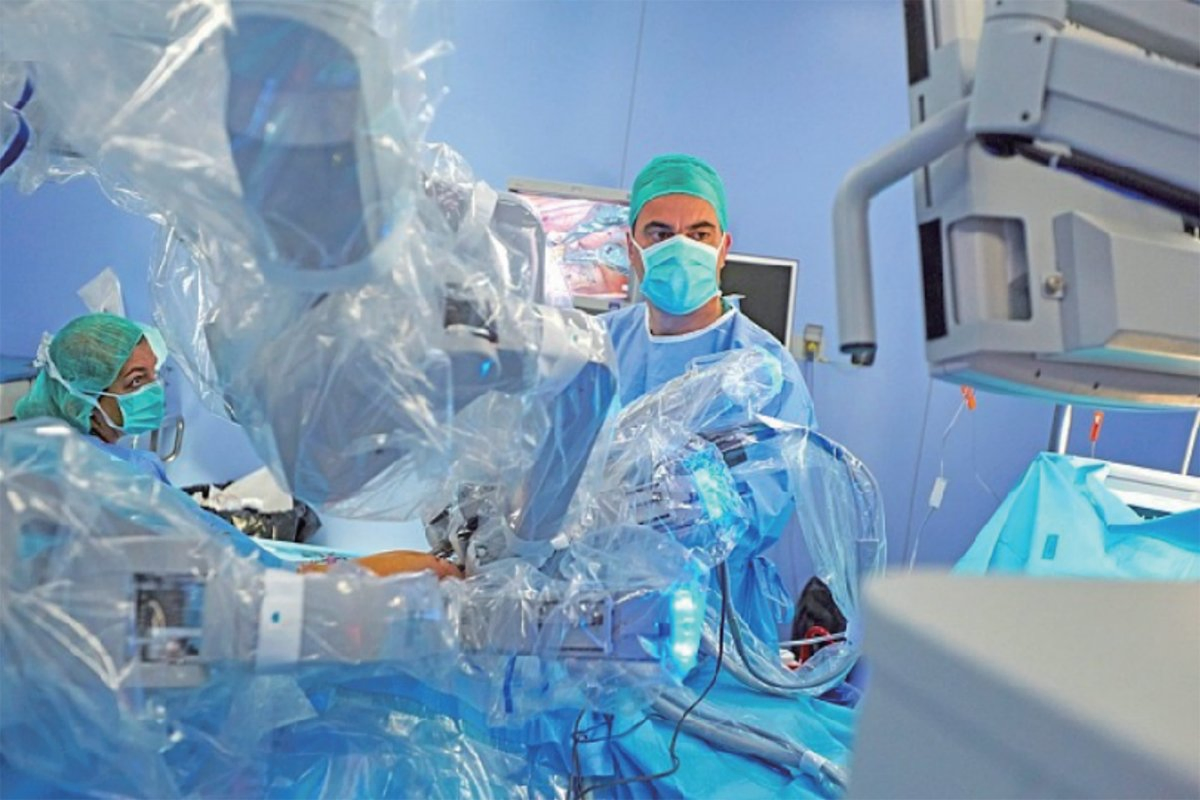 Surgical Robot Drape for Enveloping Joint