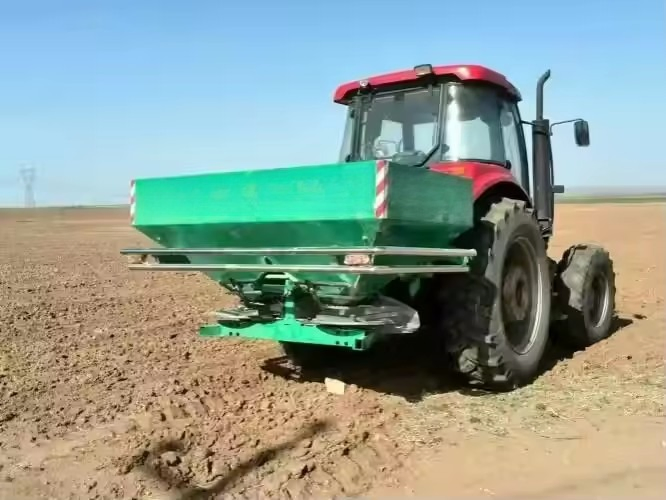 Large Capacity Farmyard Animal Waste Ertilizer Spreaders