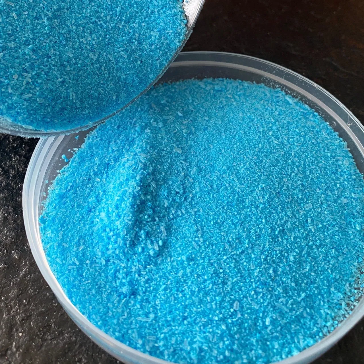 Factory Supply High Percent Elements Water Soluble 20-20-20 Foliar Fertilizer Flushing Fertilizer Flower Gardening Compound Fertilizer