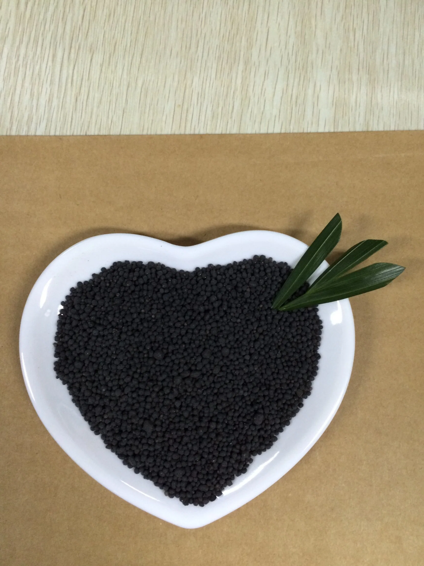 Seaweed Compound Solid Fertilizer NPK 12-6-12 with High Organic Matter