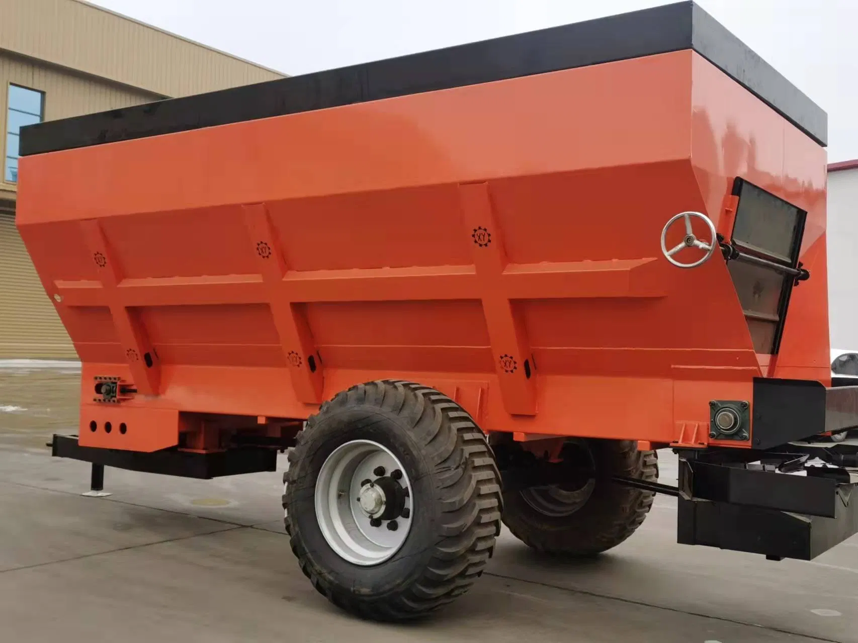 Granular Fertilizer Sheep Manure Chicken Manure Spreader Dry and Wet Manure Spreader Farmyard