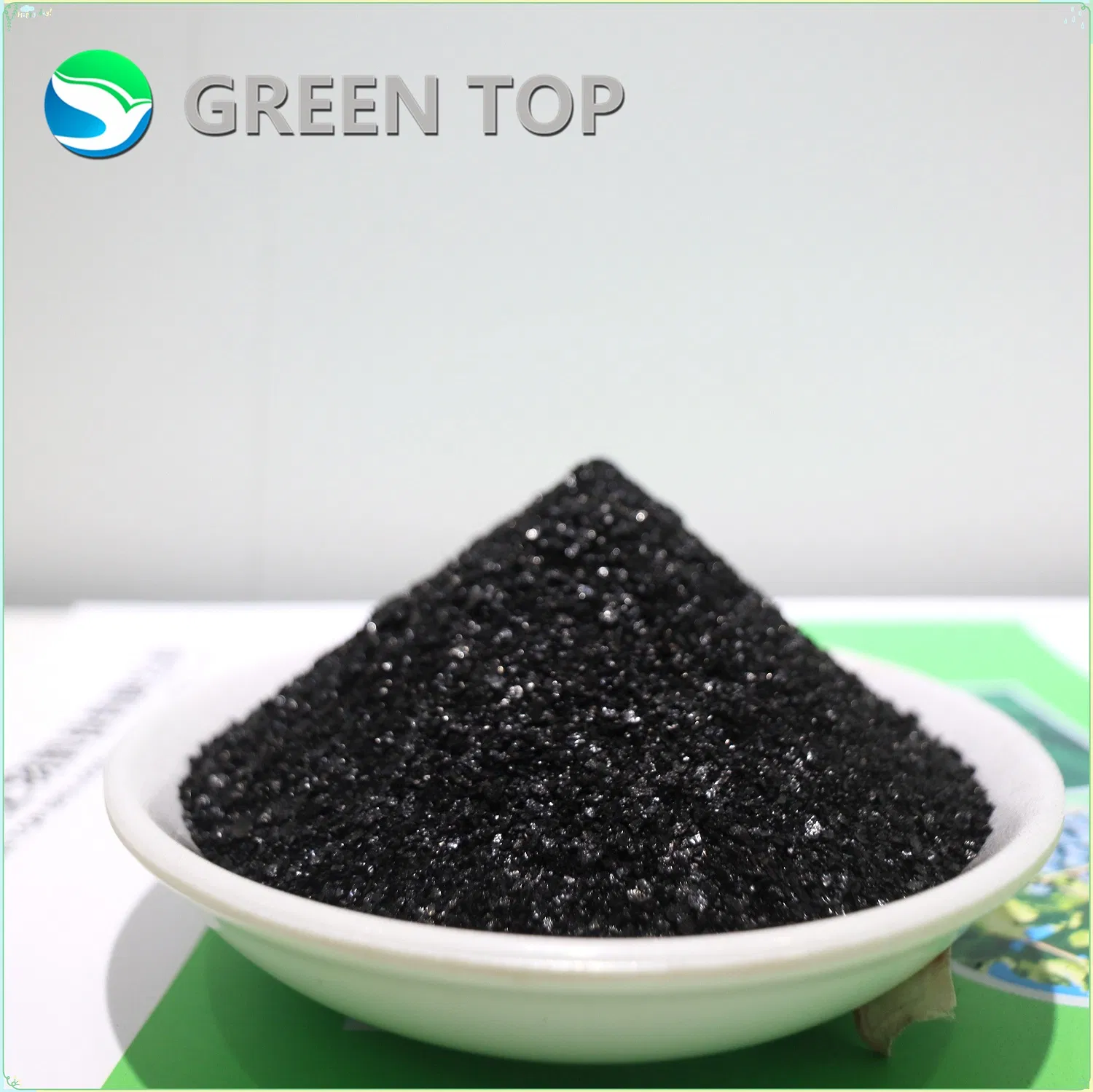 Super Potassium Fulvic Humate Shiny Flakes Water Soluble Organic Fertilizer