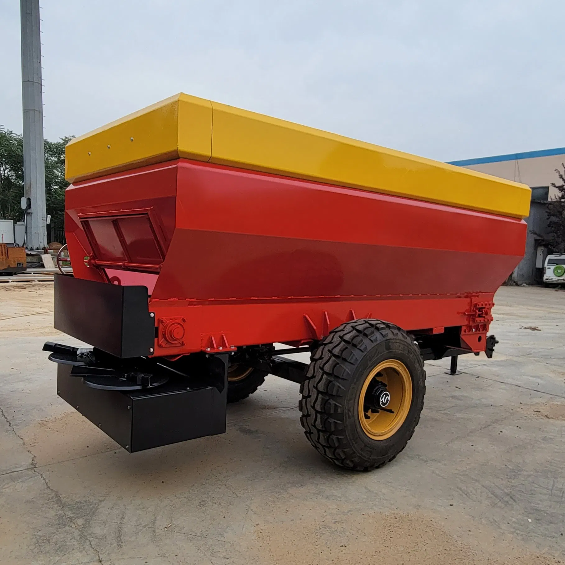Large Capacity 8-12 Cube Farmyard Manure Spreader Organic Fertilizer Lime Spreading Machine