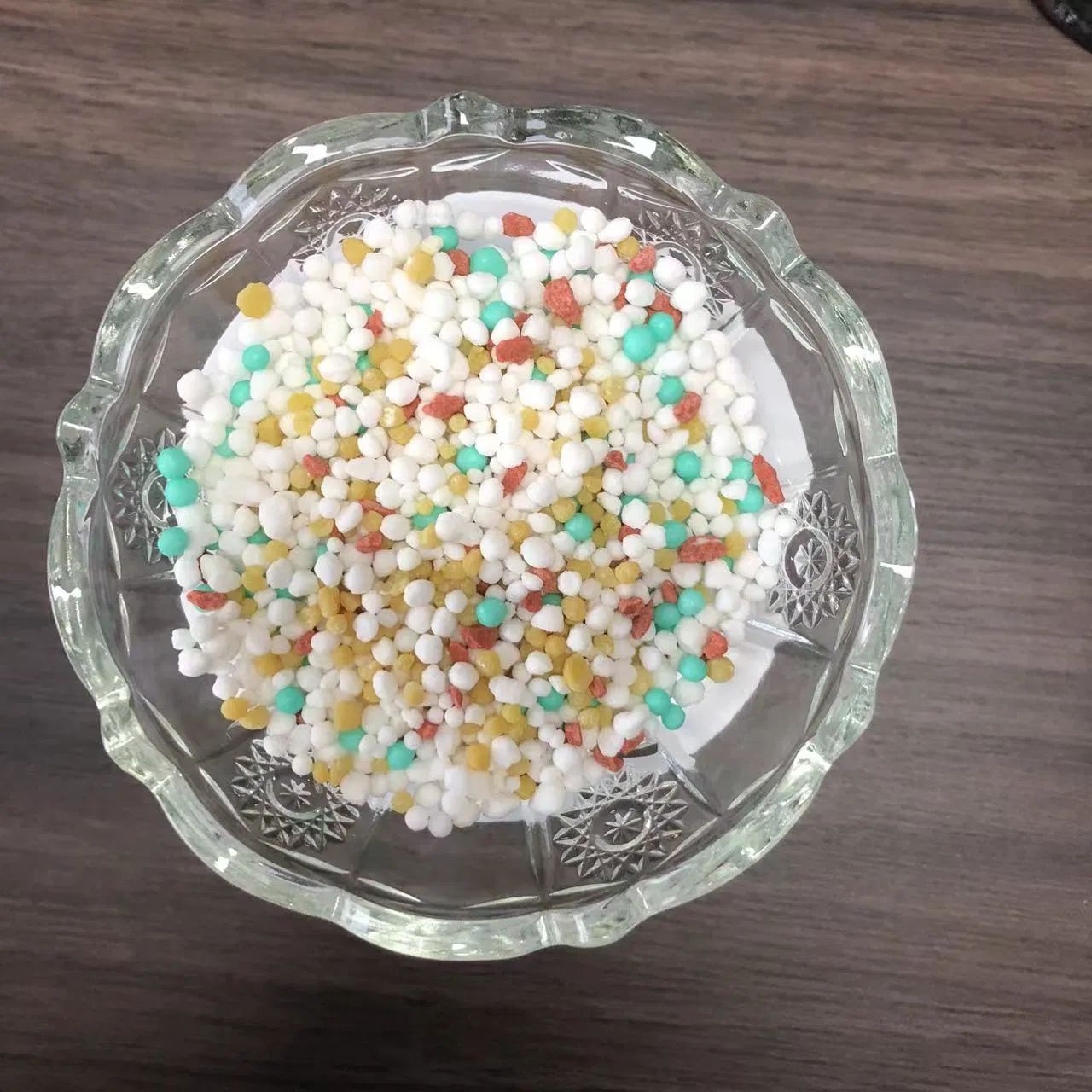 Factory Supply NPK Fertilizer 15-10-20 Nitrogen (N) , Phosphorus (P) , and Potassium (K)