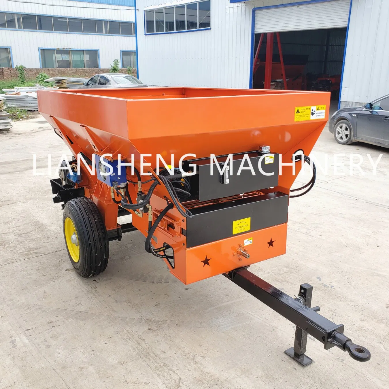 Tractor Farmyard Manure Spreader Granular Powder Fertilizer Distributor Lime Spreader