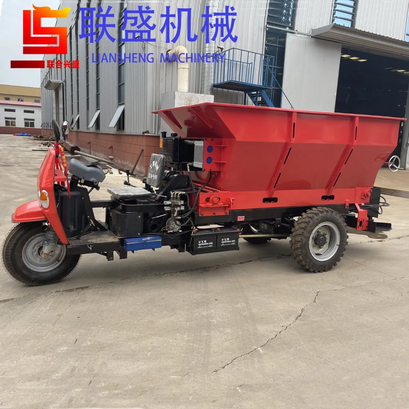 Self-Propelled 2.5 Cube Manure Spreader Fertilizer Spreader Farmyard Manure Spreader