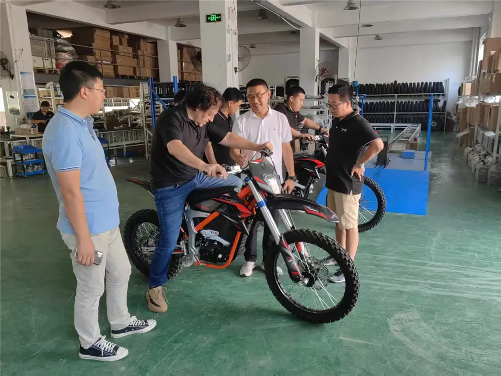 Youth sports enlightenment using TYE children electric dirt bike