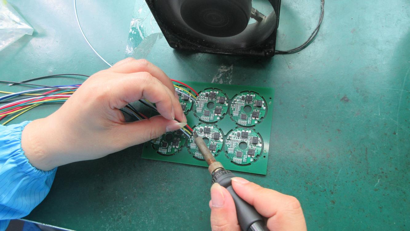 TeTe Motor soldering process — precision PCB and terminal soldering for micro motor assembly