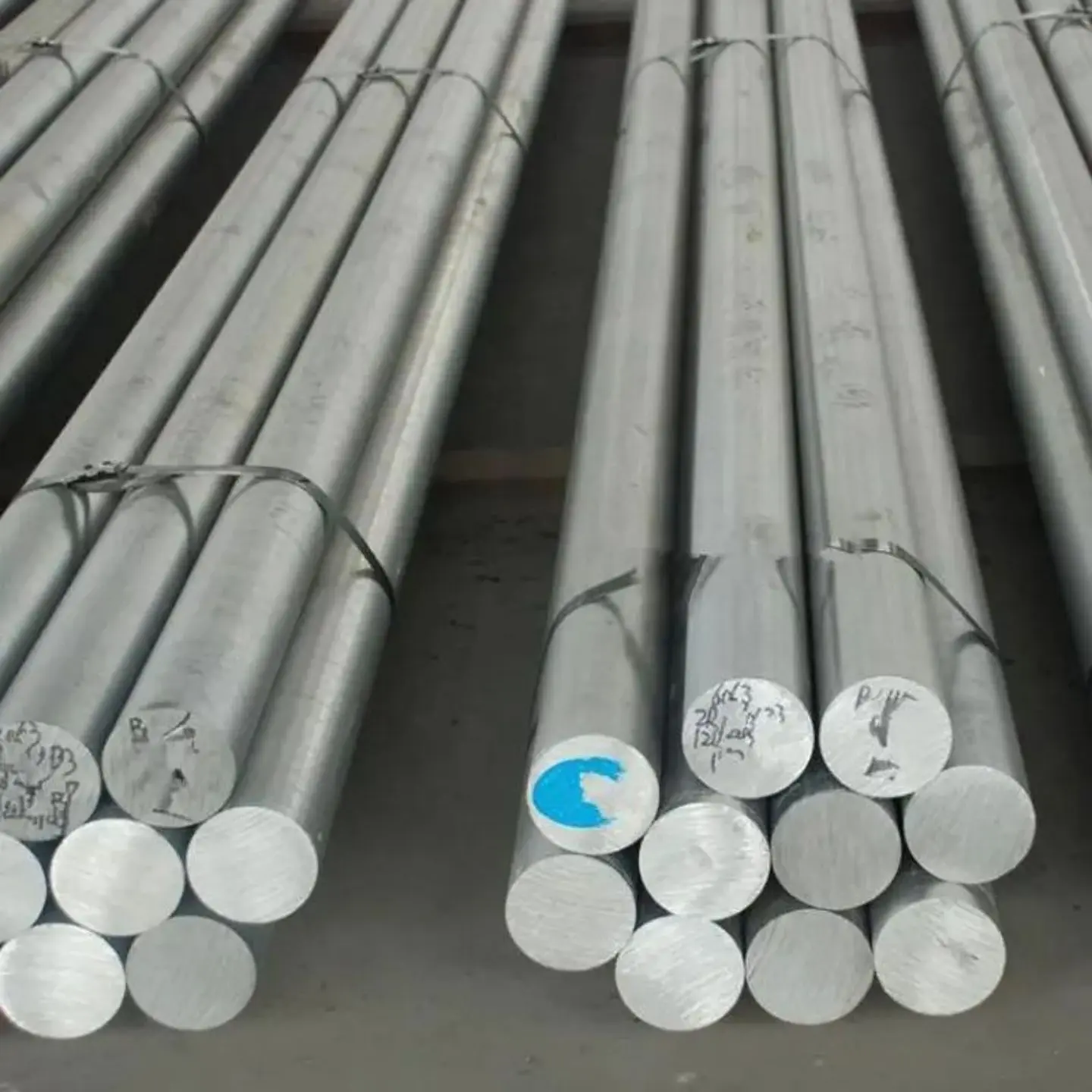 China ASTM B211 ASTM B221Extruded Aluminum Rod High strength aluminum alloy bar  Corrosion-resistant aluminum rod Manufacturer, Manufacturers