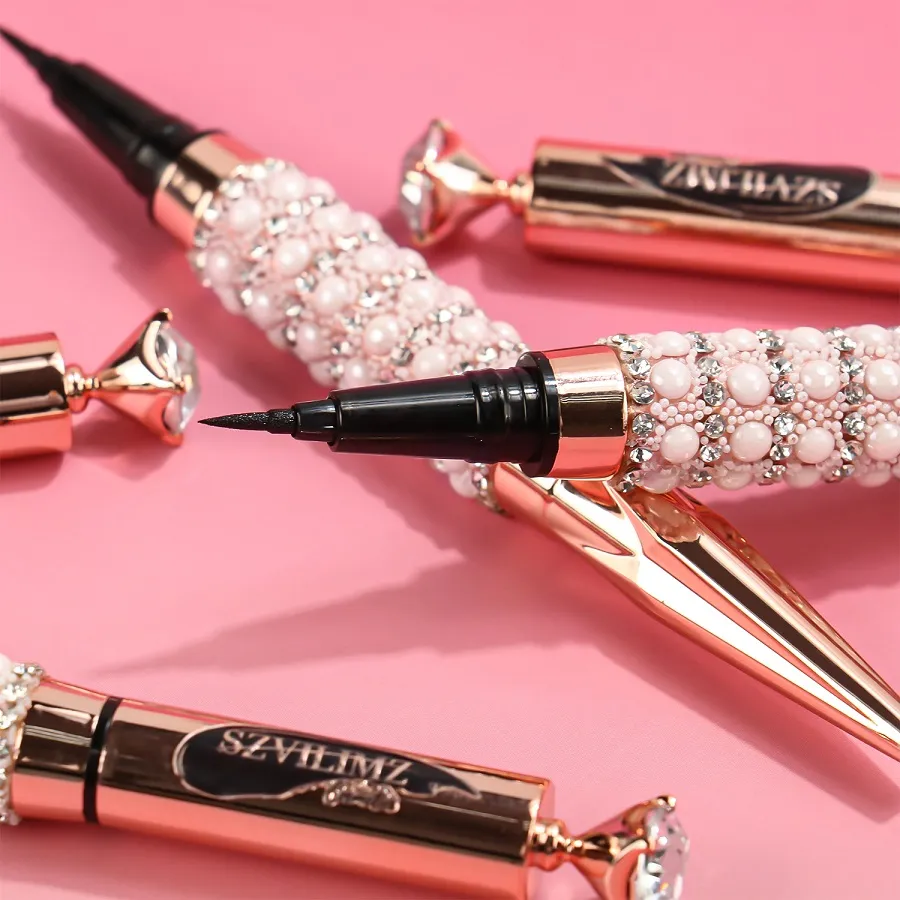 Eyeliner Application