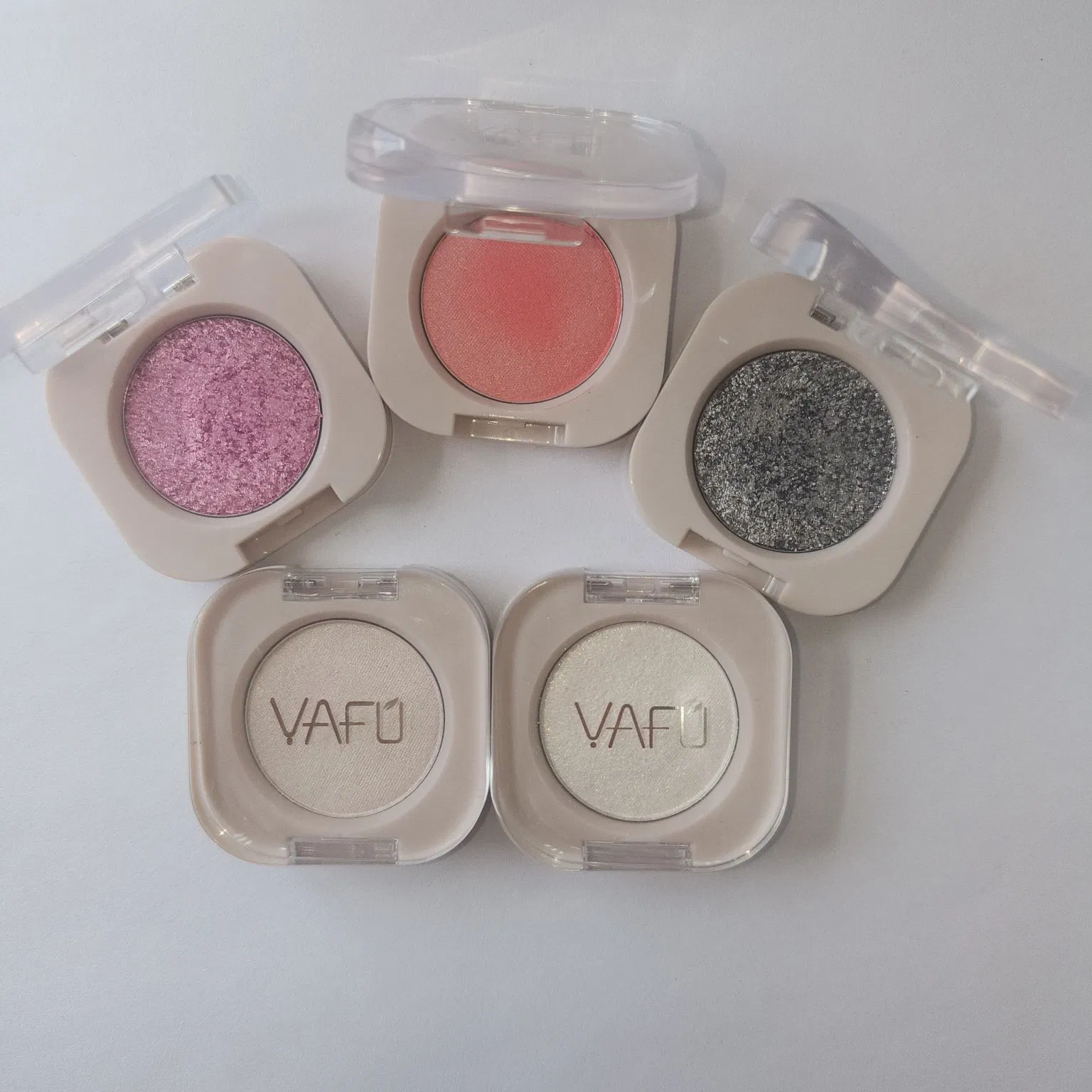 Exquisite Haute Couture Eye Makeup Palette with 12 Bold Colors