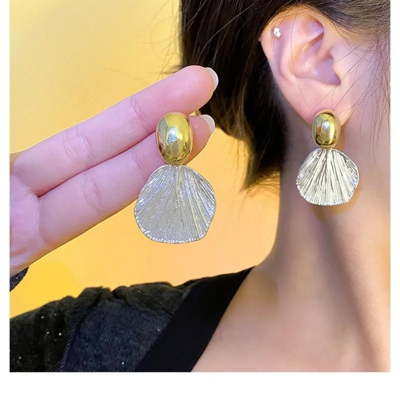 Earrings Photo 4